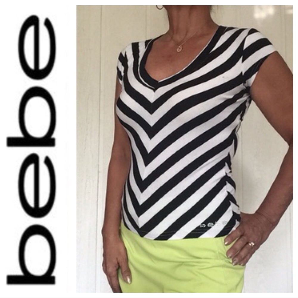 BEBE BLACK AND WHITE STRIPED V NECK SHIRT TOP SM